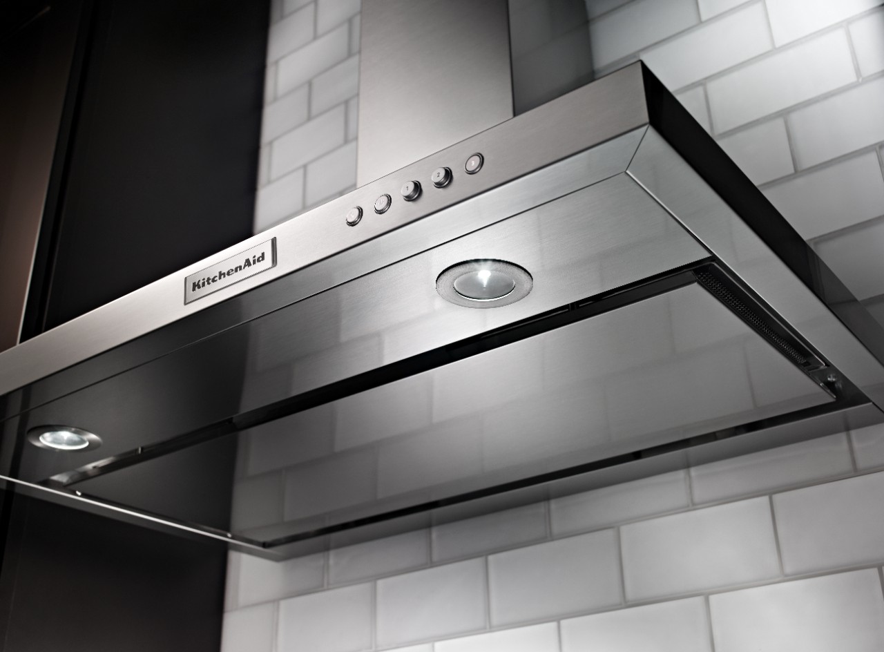 Efficient kitchen ventilation from KitchenAid.