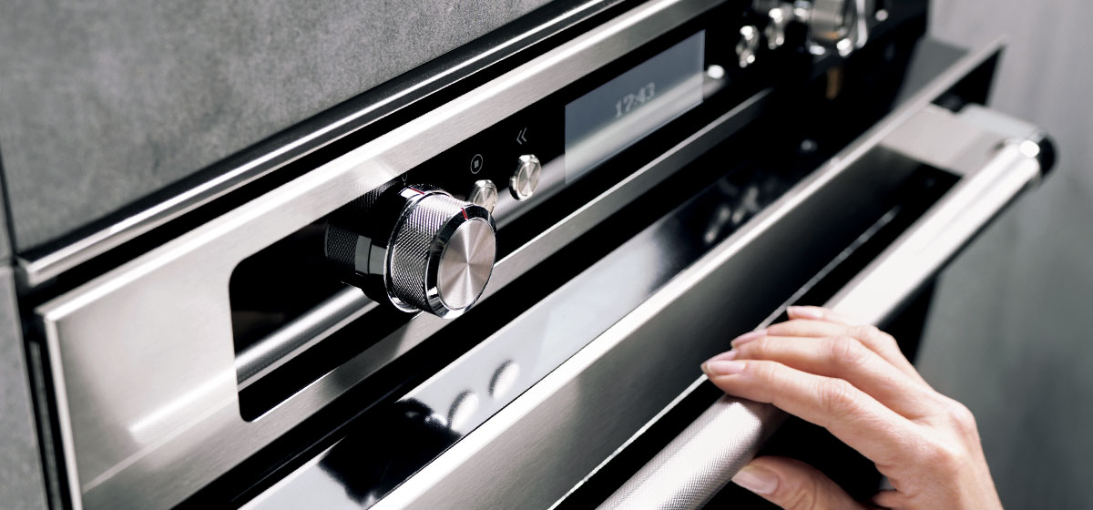 Browse major appliances from KitchenAid to design your ideal cooking space.