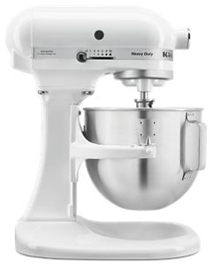 Mikser berdiri angkat mangkuk dari KitchenAid.